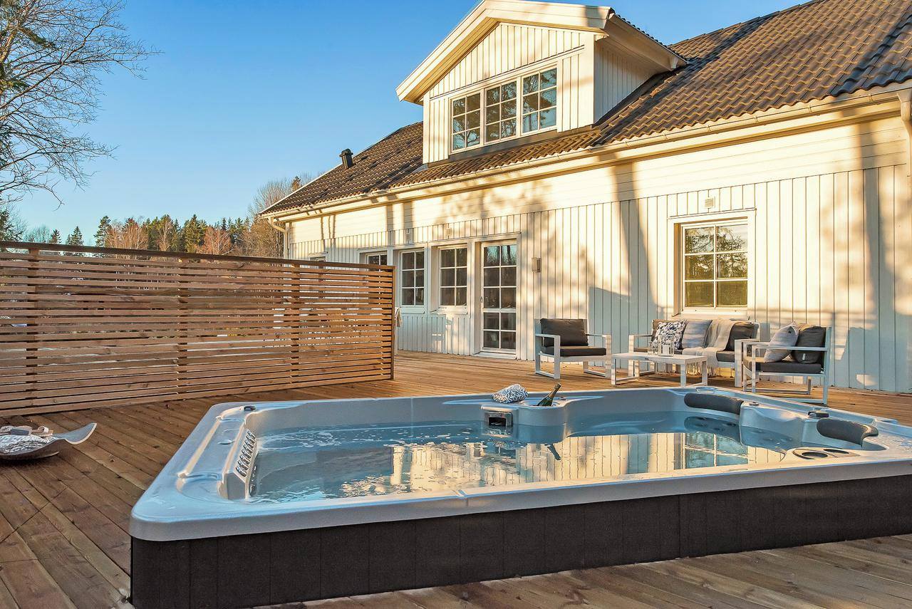 Self cleaning swim spa 12 fx swim spa swim spa hydropool.dk Rosenbue med bænk
