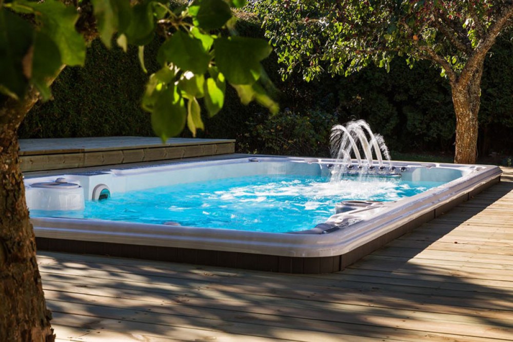 Swim spa installationer fra hydropool hydropool selvrensende ... Rosenbue med bænk