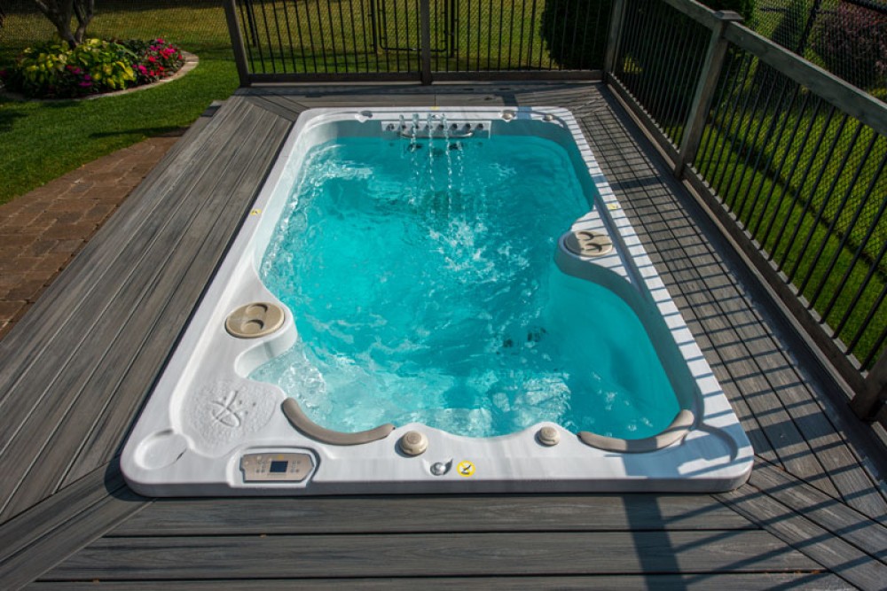 Swim spa installationer fra hydropool hydropool selvrensende ... Rosenbue med bænk